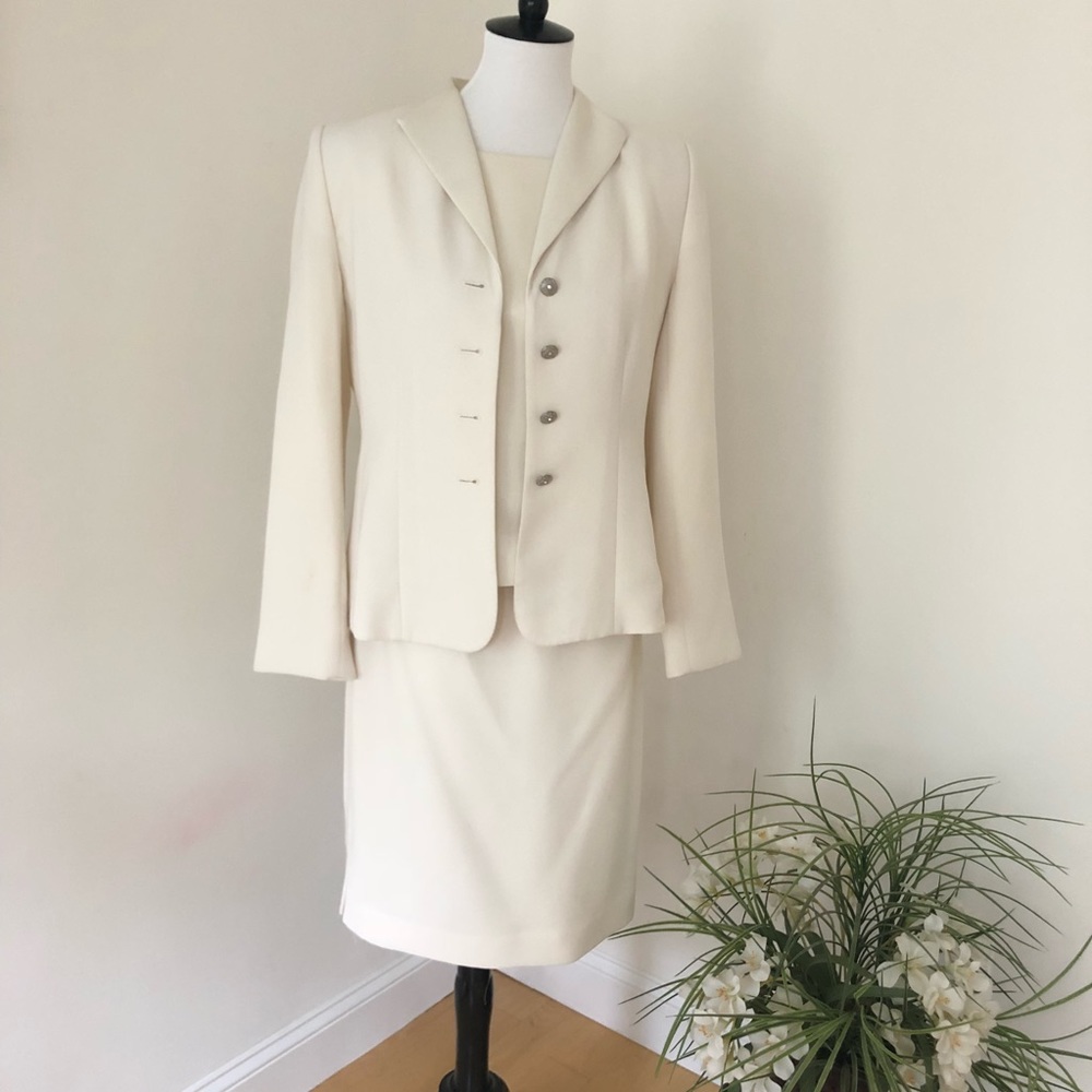 Final Price 🌹Amanda Smith Petite Suit Set.